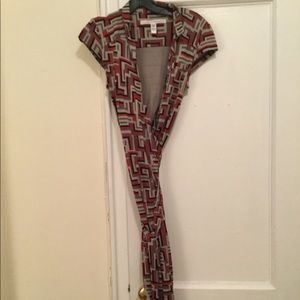 DVF cap sleeve wrap dress. In vintage print.